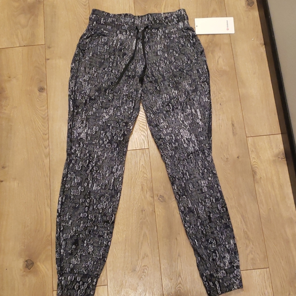 ***NWT Lululemon Ready to Rulu Jogger 29"*** - Picture 7 of 10